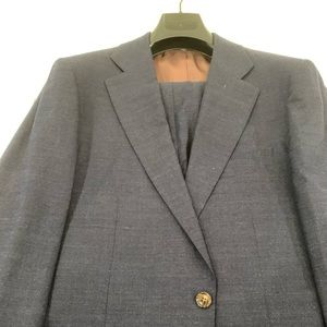 SuitSupply men’s wool suit perfect for winter